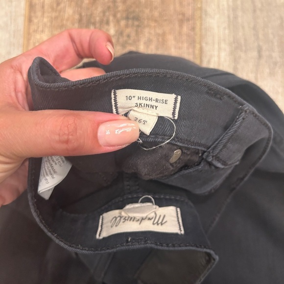Madewell 10" High-Rise Skinny Jeans in Black 26T - Picture 5 of 8